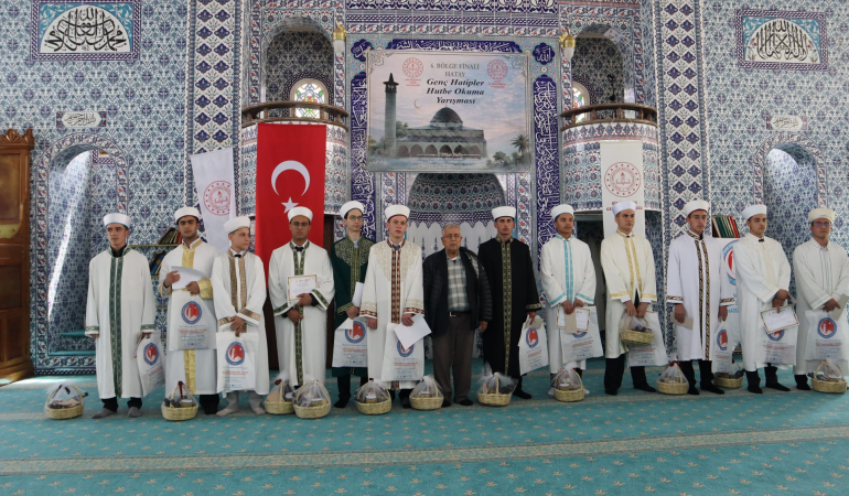 ŞANLIURFA’YI GURURLANDIRAN BAŞARI: GENÇ HATİPLER YARIŞMASINDA BÖLGE BİRİNCİLİĞİ